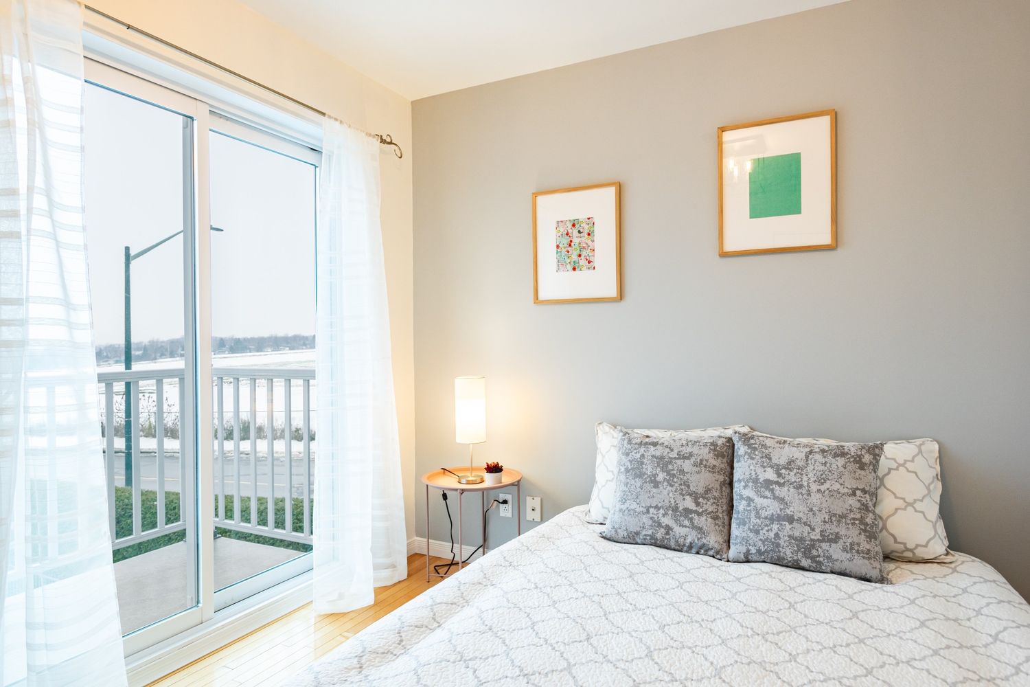 Chambre d'un projet de Home staging près de Québec/Lévis (Ville de Québec) de Sara Abonce-Courtier Immobilier Résidentiel et Commercial