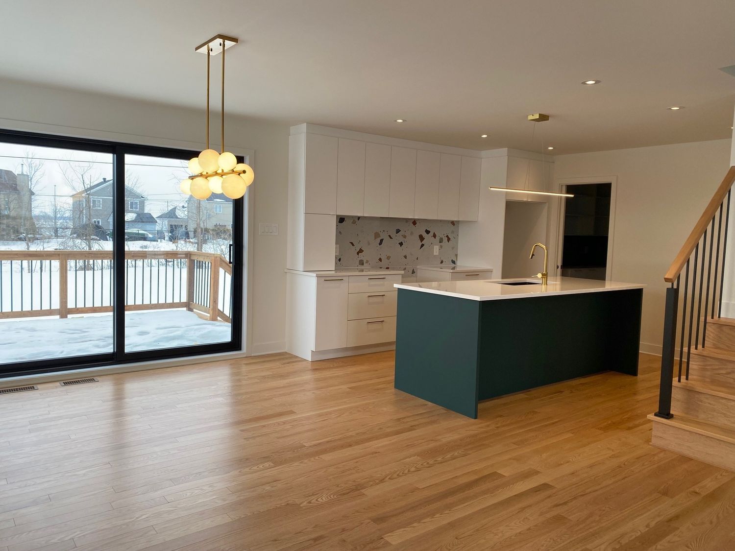 Comedor de un proyecto de tipo Viviendas unifamiliares cerca de Granby - Bromont - Cowansville por GAÉTAN SIROIS CONSTRUCTION INC
