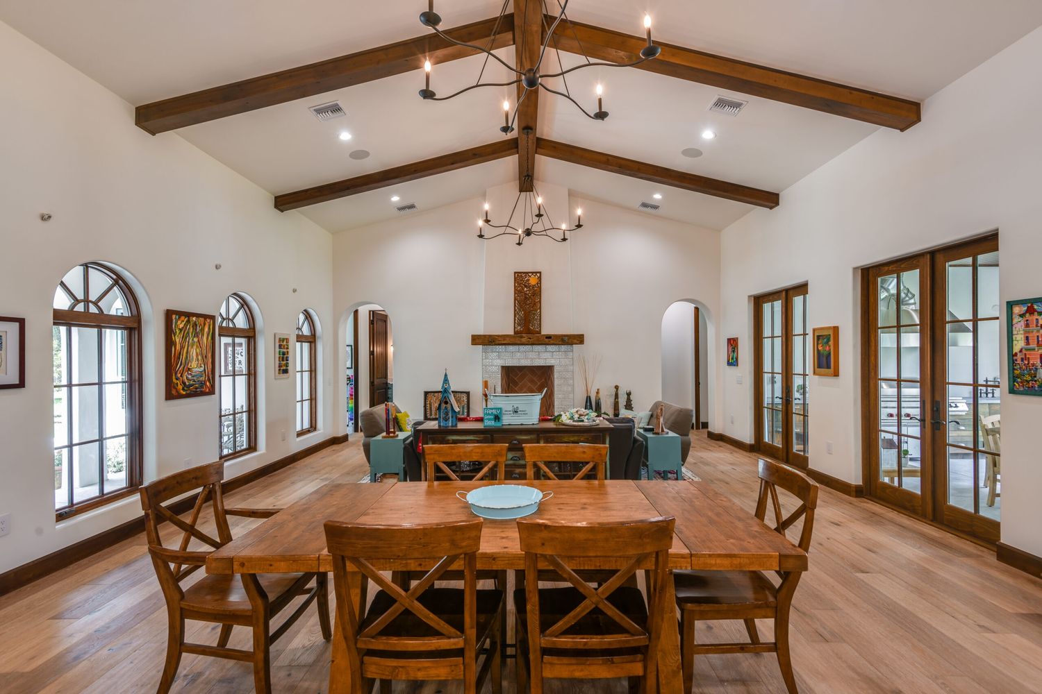 Dining Room from a Single family homes project near Miami by Turning Leaf Construction