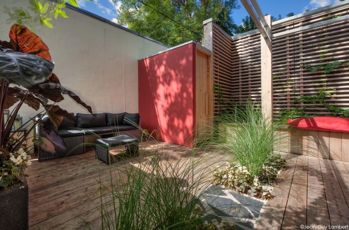 Patio y pérgola de un proyecto de tipo Terrazas  por Atelier Tautem