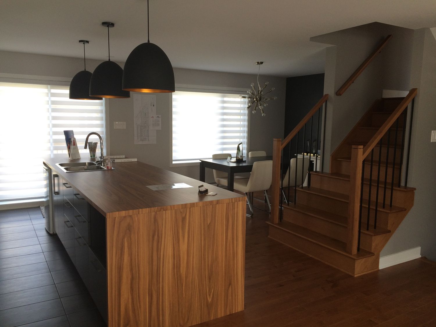 Comedor de un proyecto de tipo Viviendas unifamiliares cerca de Granby - Bromont - Cowansville por GAÉTAN SIROIS CONSTRUCTION INC