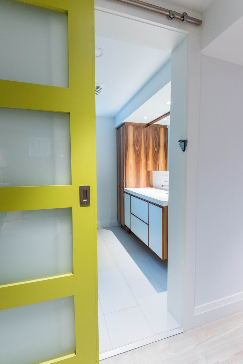 Salle de bain d'un projet de Maisons unifamiliales près de Toronto (Grand Toronto) de Organica Studio + Inc.