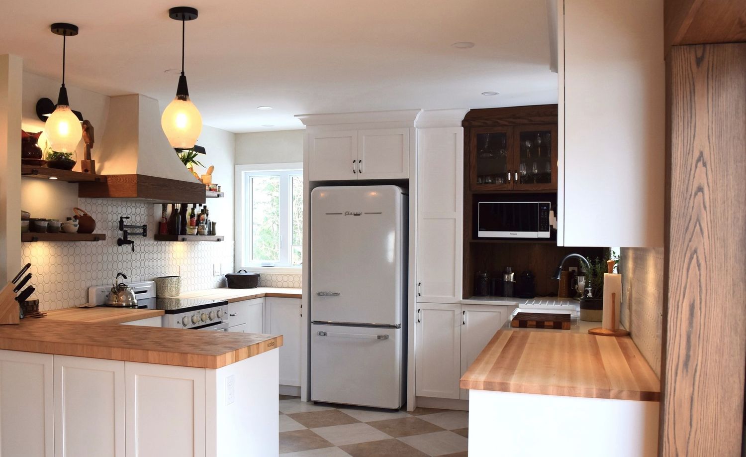 Kitchen from a Countertops project near Sherbrooke (Estrie) by Slabica