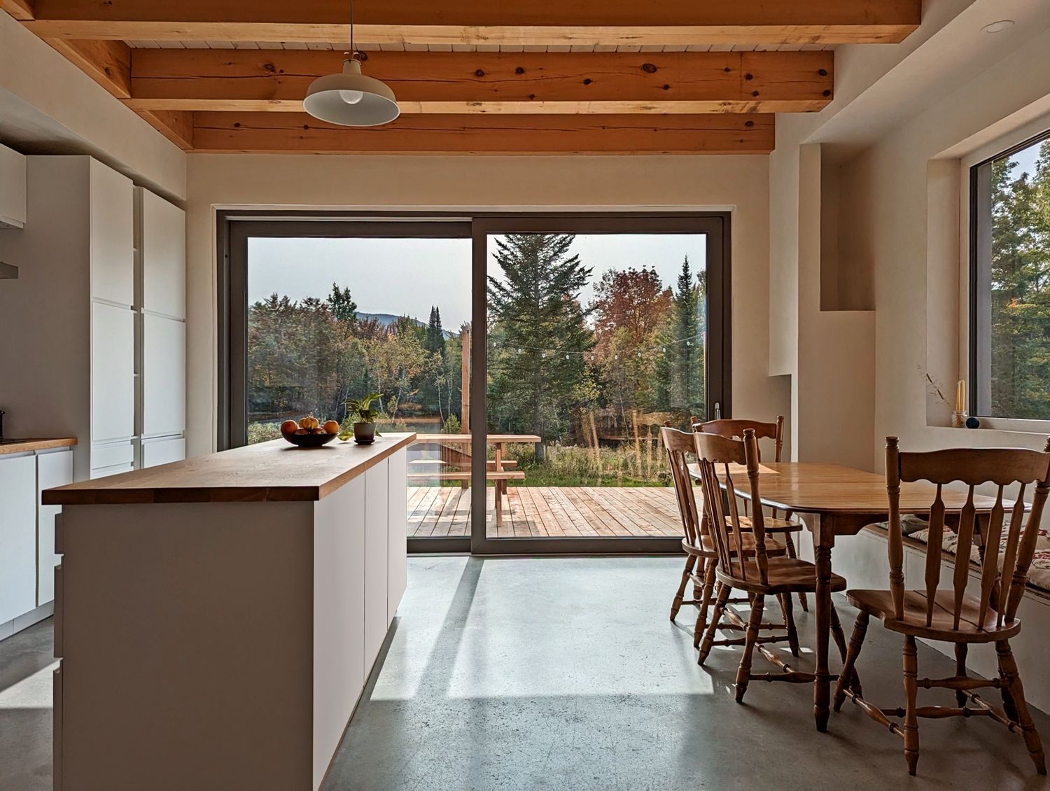 Salle à manger d'un projet de Maisons unifamiliales près de Granby/Bromont/Cowansville (Estrie) de ÉcoNovation