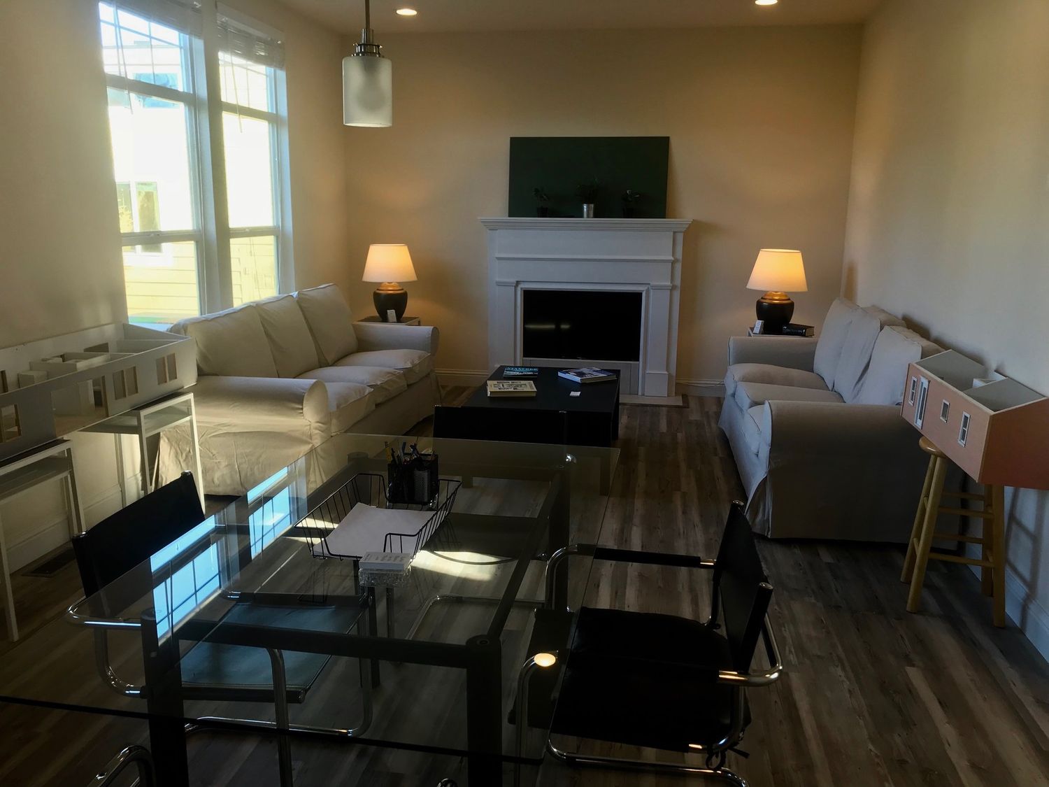 Salon d'un projet de Unités d'habitation accessoires (UHA) près de Bakersfield de Sonoma Manufactured Homes