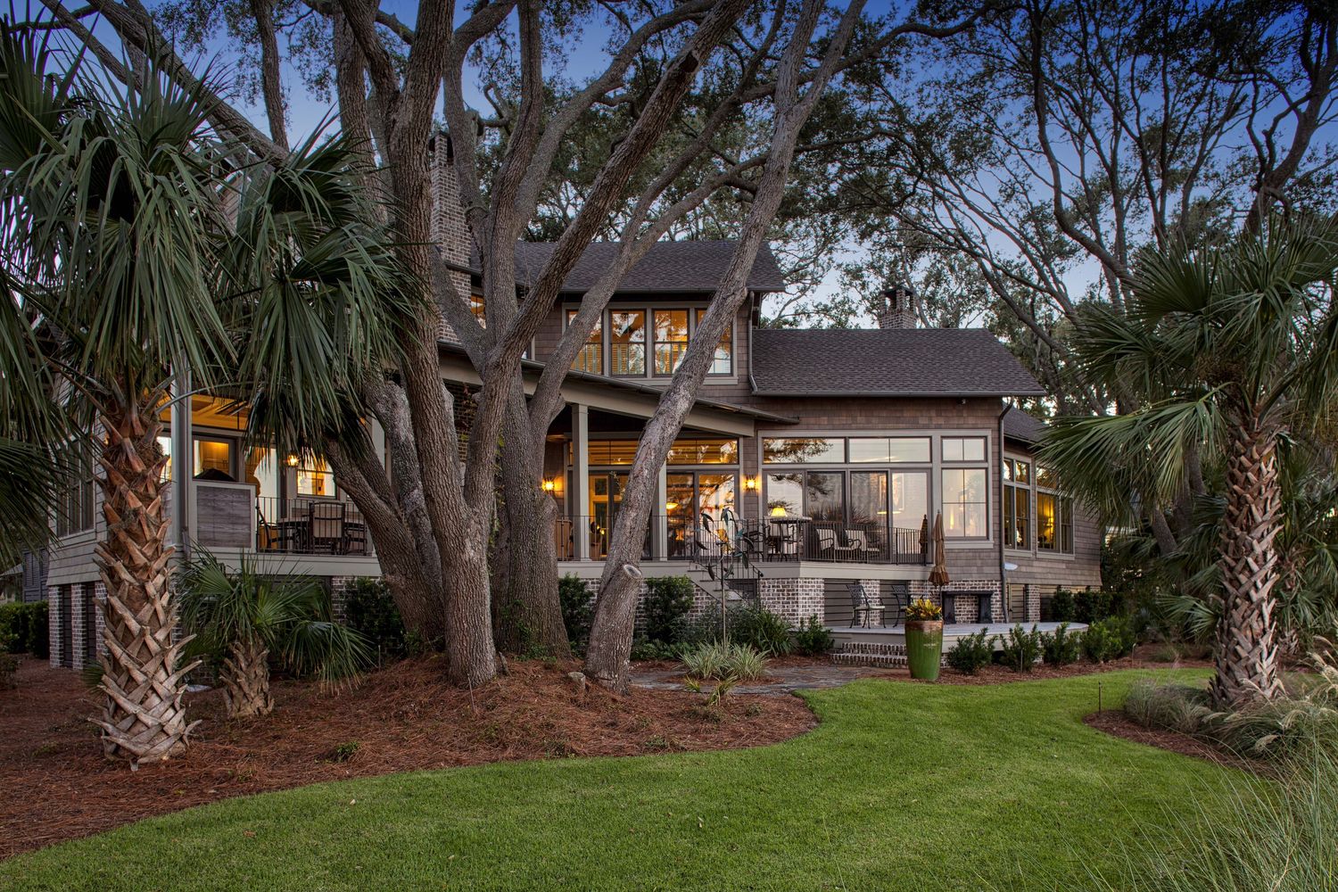 Cour arrière d'un projet de Maisons unifamiliales près de Jacksonville de Frederick + Frederick Architects