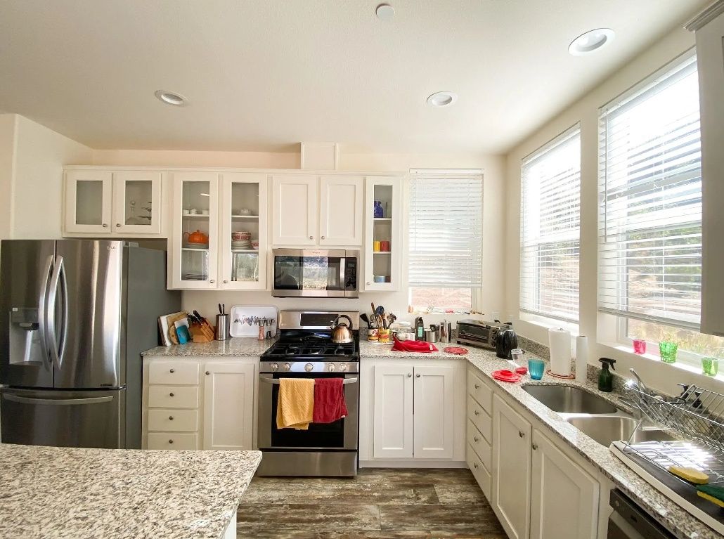 Cuisine d'un projet de Unités d'habitation accessoires (UHA) près de Sacramento de Sonoma Manufactured Homes