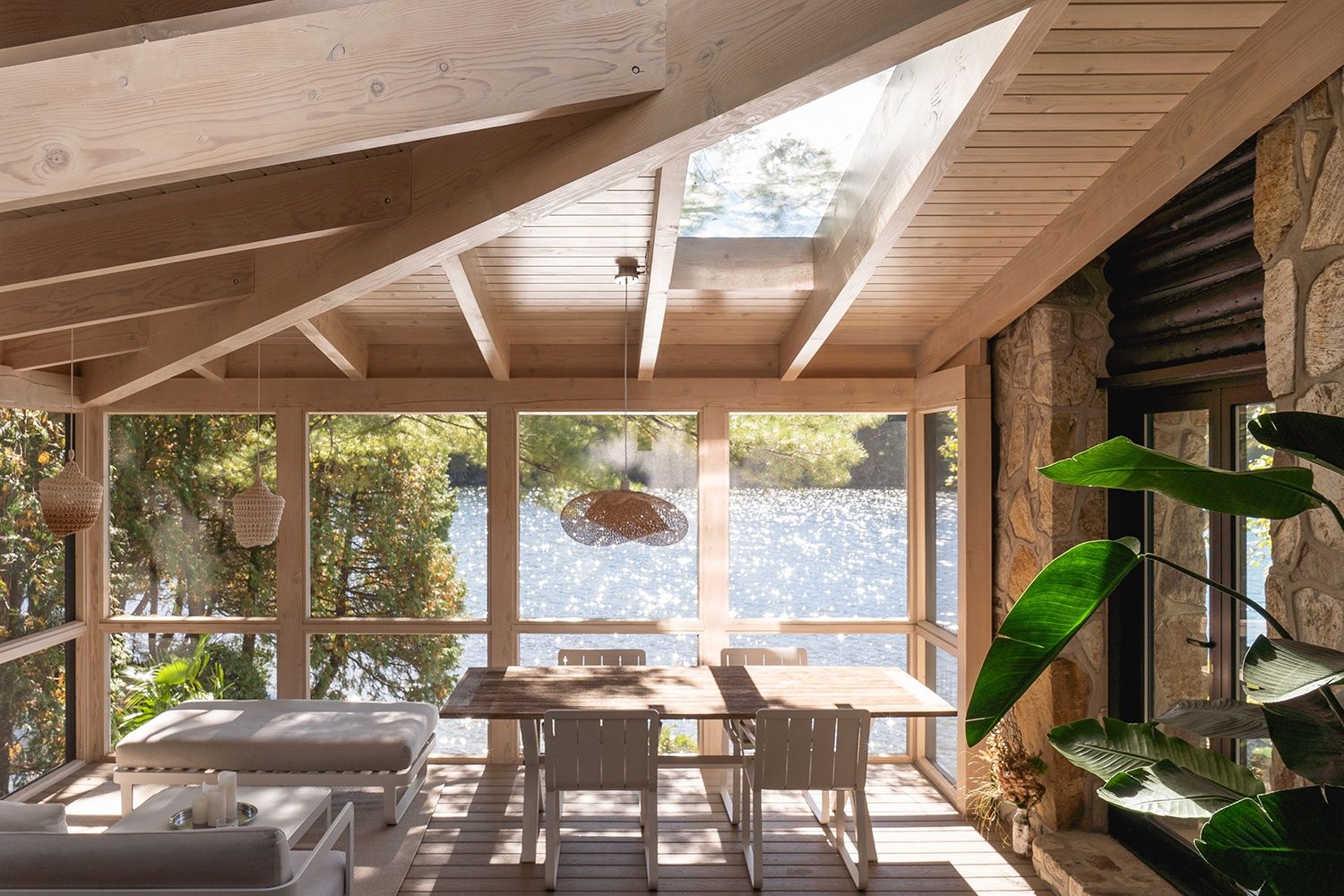 Terraza acristalada y solárium de un proyecto de tipo Ampliaciones del hogar cerca de Montreal (Gran Montreal) por Paul Bernier Architecte