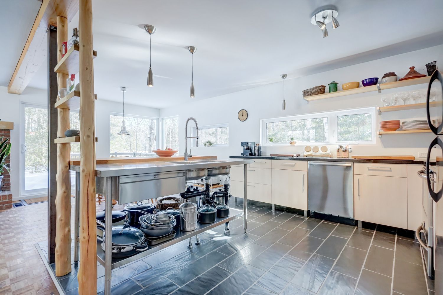 Cuisine d'un projet de Maisons unifamiliales près de Sherbrooke (Estrie) de Claire Derome • courtière en immobilier résidentiel
