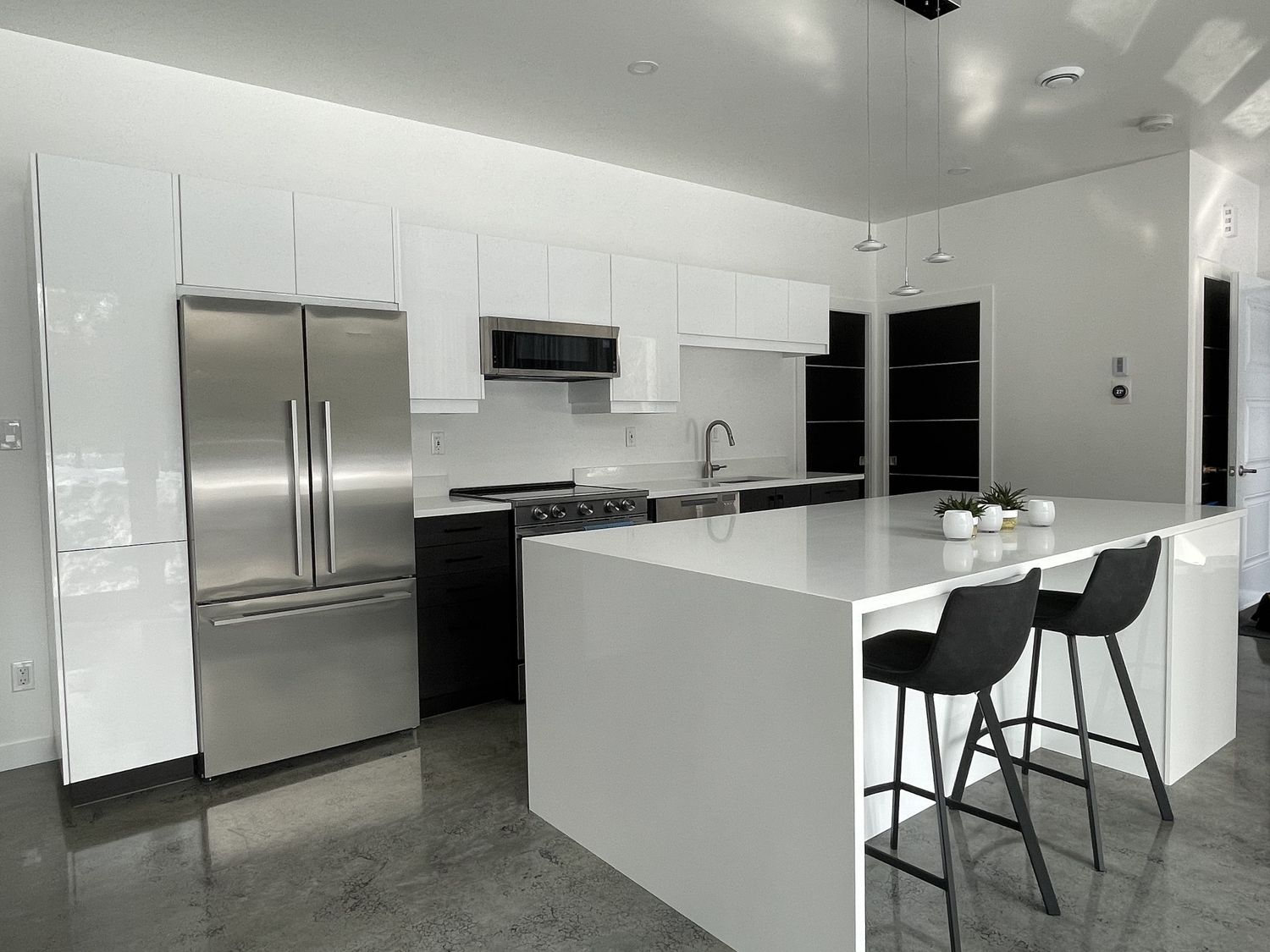 Cocina de un proyecto de tipo Viviendas unifamiliares cerca de Ottawa por Architectura EcoConcepts