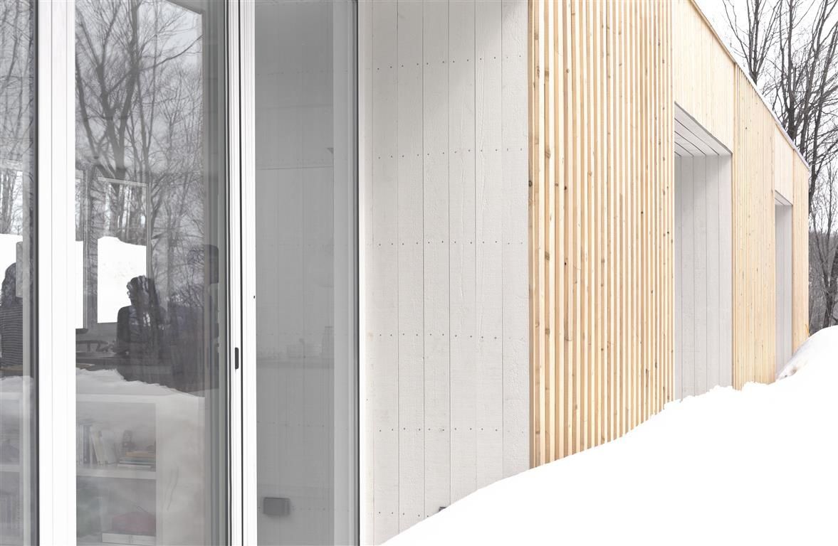 Finition extérieur d'un projet de Maisons unifamiliales près de Joliette (Lanaudière) de Adurra portes & fenêtres
