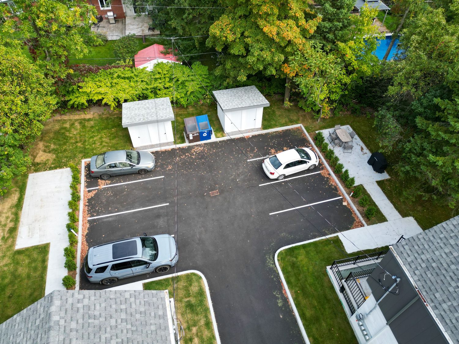 Garage et cabanon d'un projet de Bâtiments multi-résidentiels et tours d'habitations près de Québec/Lévis (Ville de Québec) de Groupe Habitech