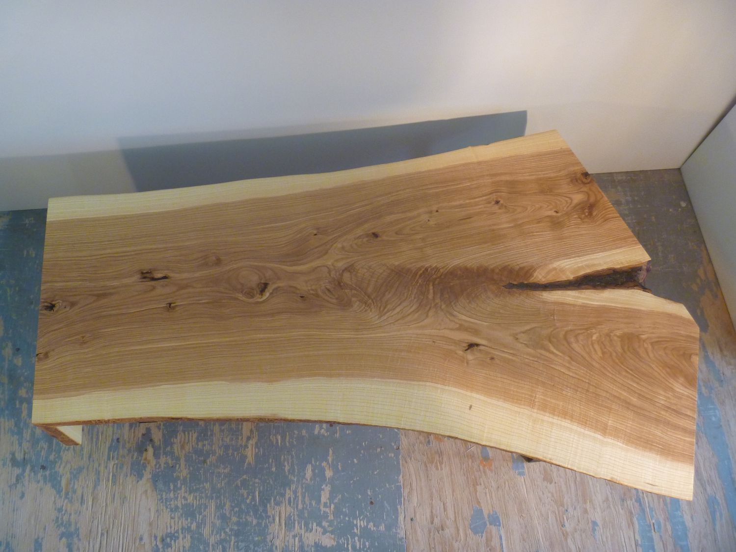 Salle familiale d'un projet de Tables et chaises sur mesure près de Montréal/Laval/Longueuil (Grand Montréal) de MATPEL ébénisterie écologique inc.