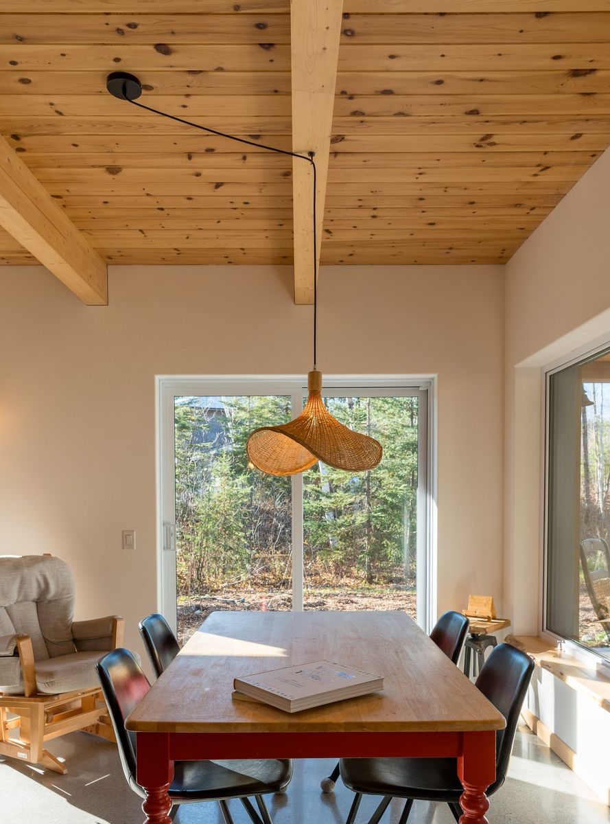Salle à manger d'un projet de Maisons unifamiliales près de Saguenay/Lac-Saint-Jean de Solutions Résidentielles