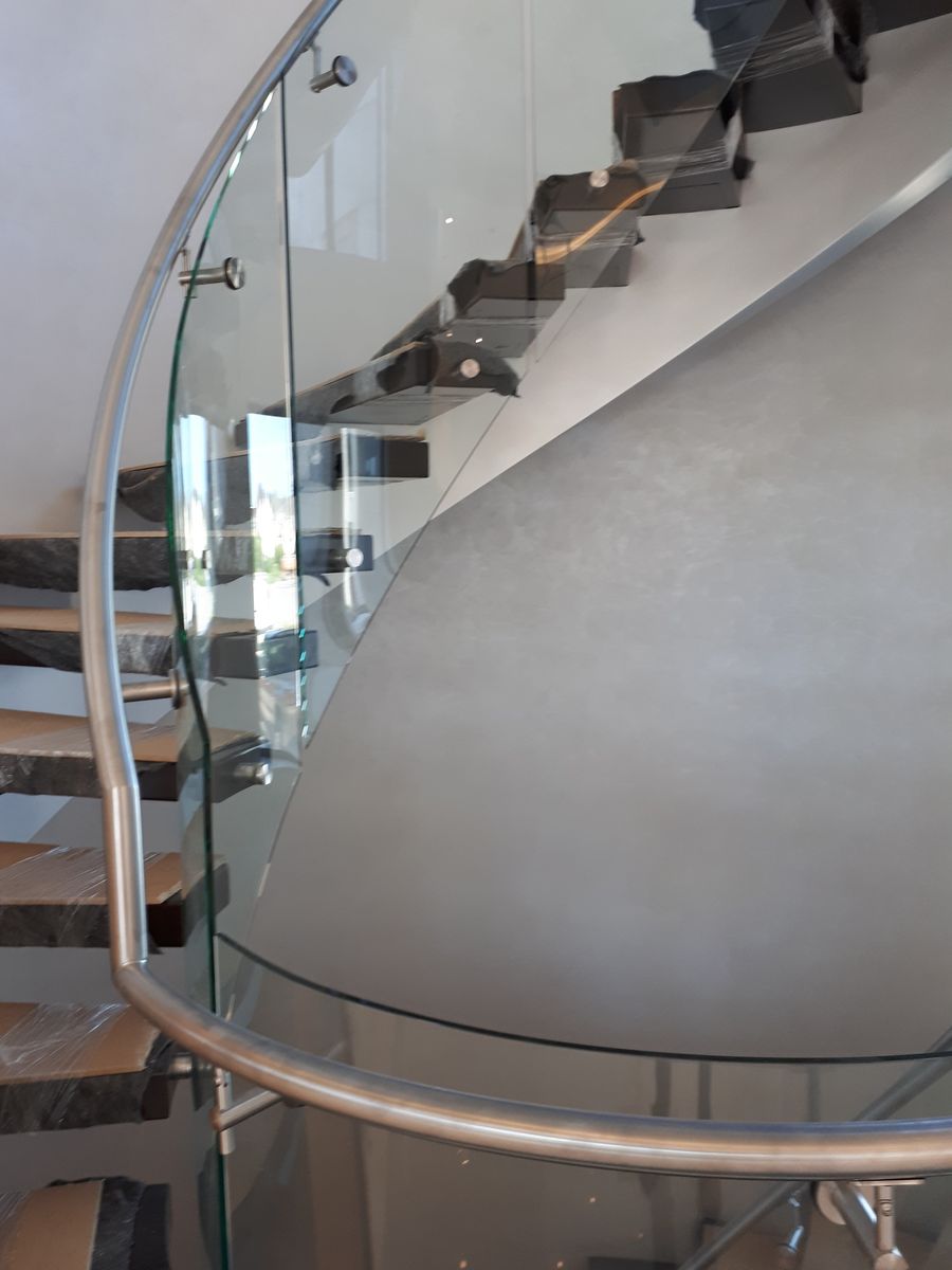 Escaleras de un proyecto de tipo Acabado en cal cerca de Montreal (Gran Montreal) por Distribution Tockay Inc