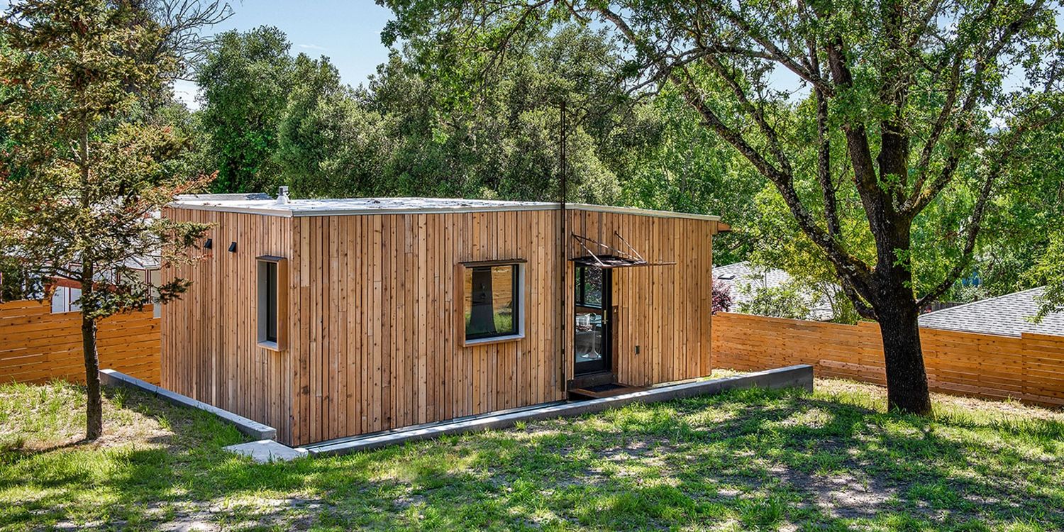 Façade avant d'un projet de Unités d'habitation accessoires (UHA) près de San Francisco Bay de Plant Prefab