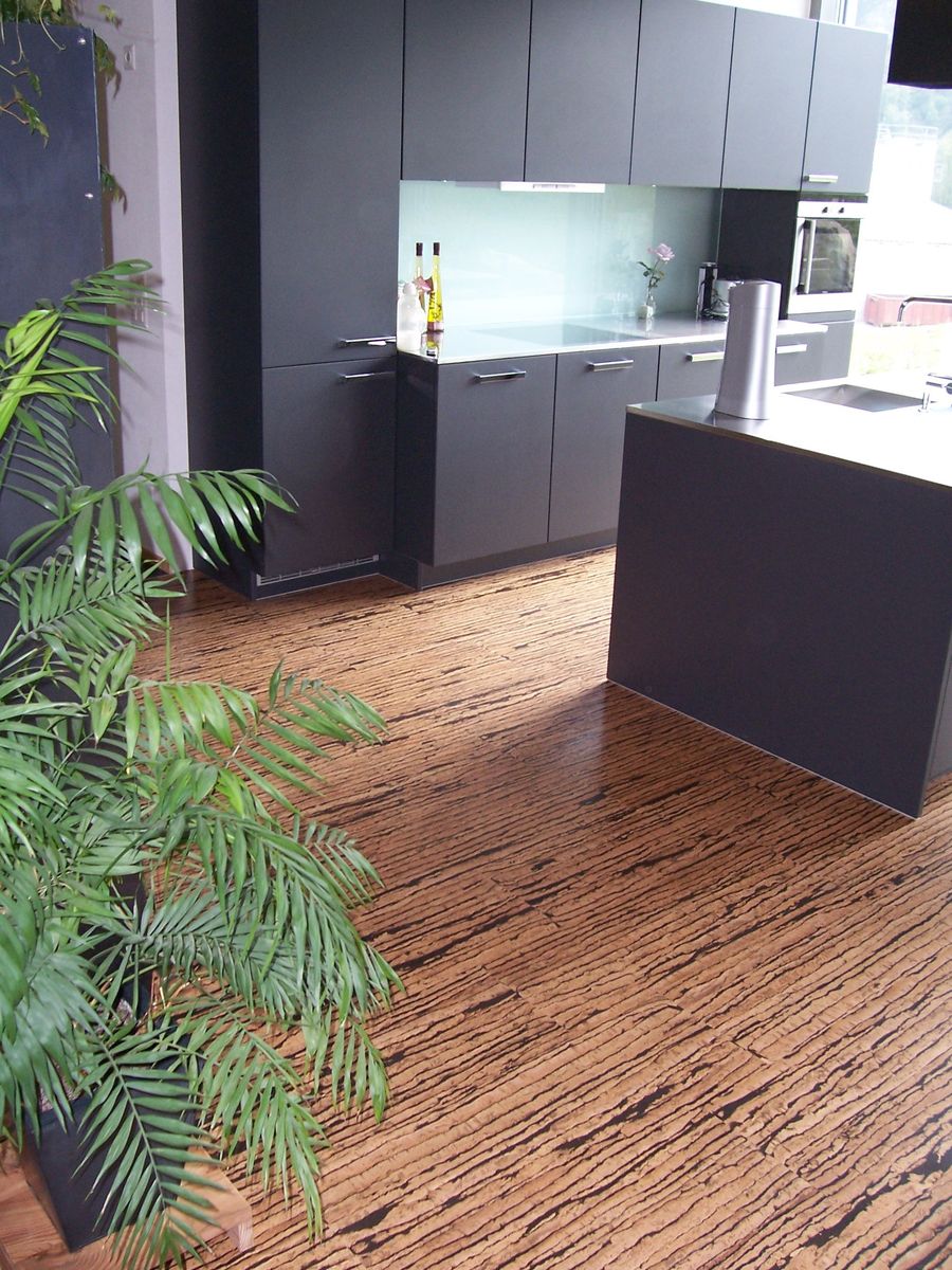Cocina de un proyecto de tipo Pisos cerca de Montreal (Gran Montreal) por Isocork Inc. - Lusimat
