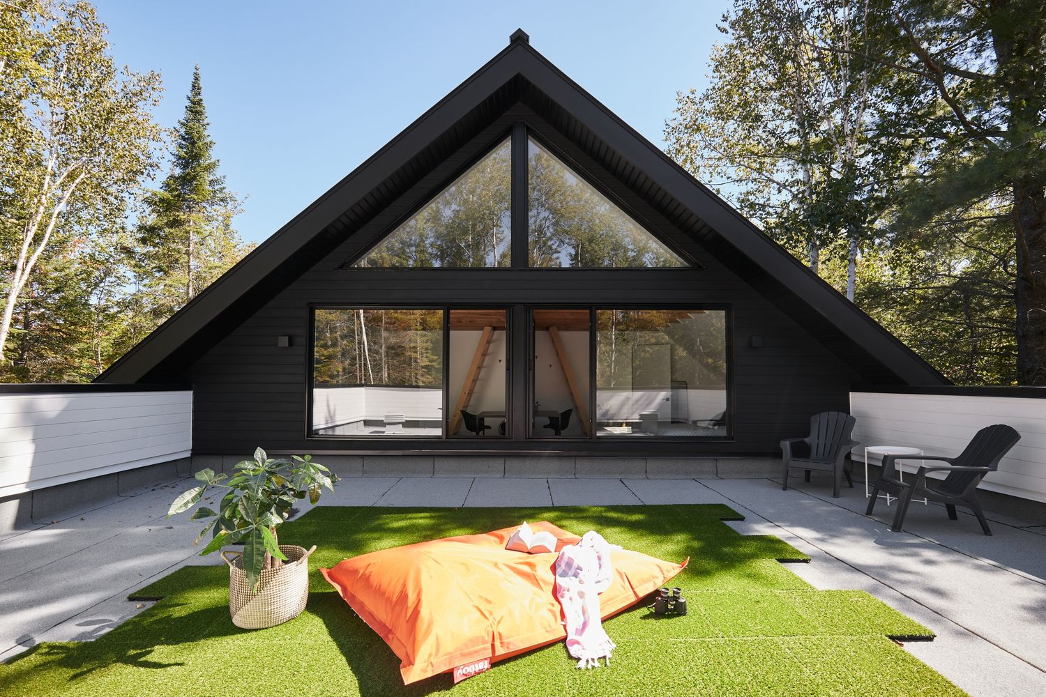 Terraza en la azotea de un proyecto de tipo Viviendas unifamiliares cerca de Montreal (Gran Montreal) por GHOCHE ARCHITECTE