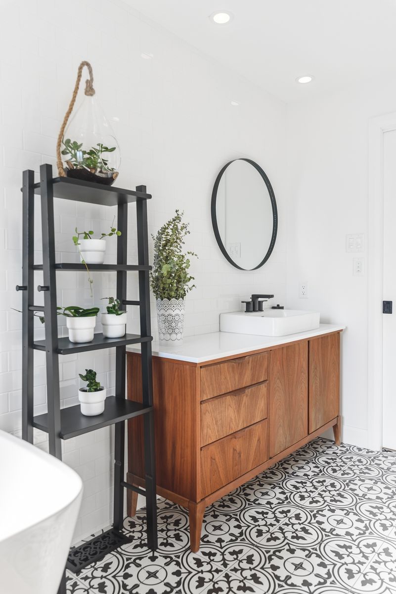 Bathroom from a Interior Design and Layout project near Quebec City - Levis by Claudia Bérubé Designer