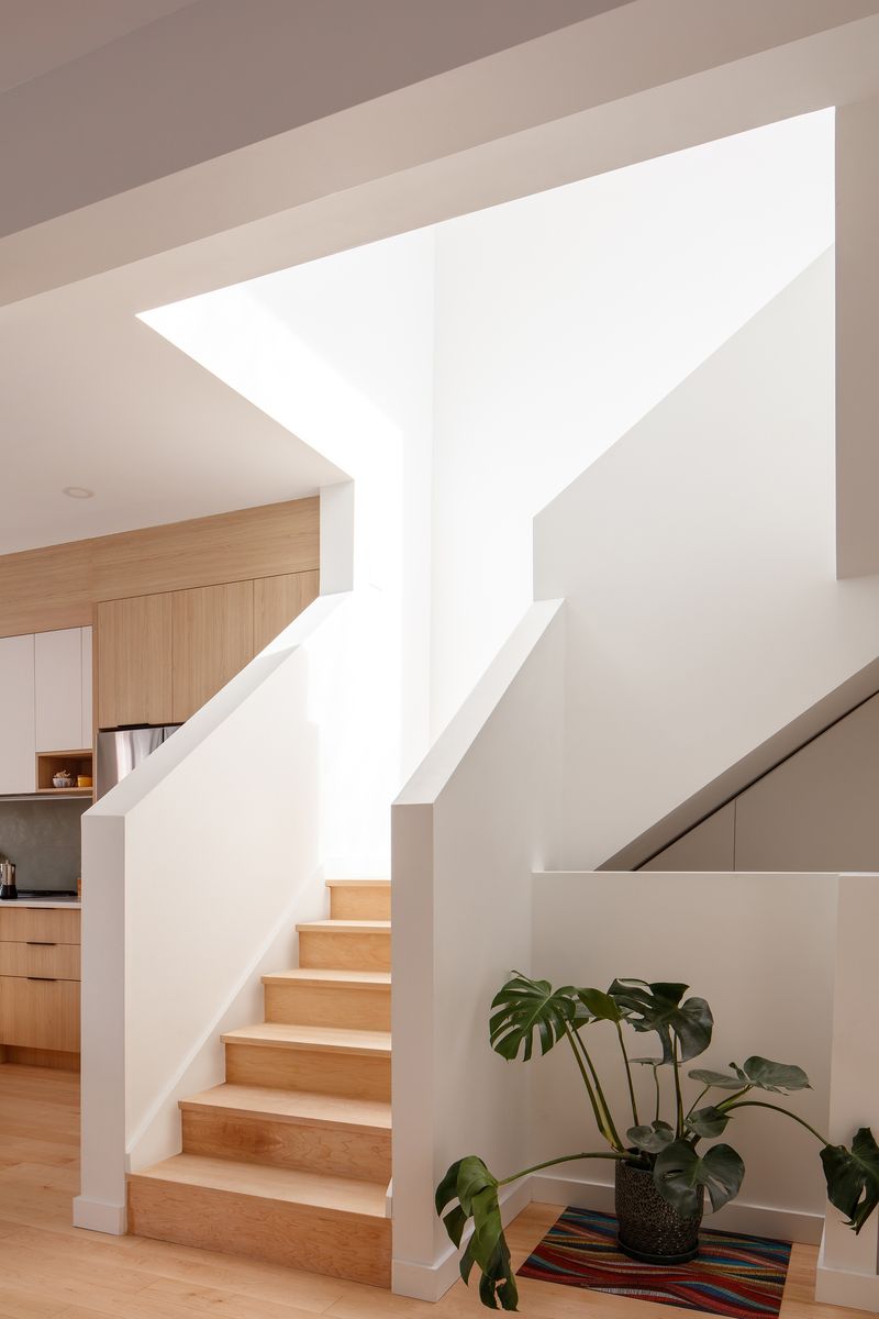 Staircase from a Second Floor Additions project near Montreal (Greater Montreal) by Studio MMA Architects
