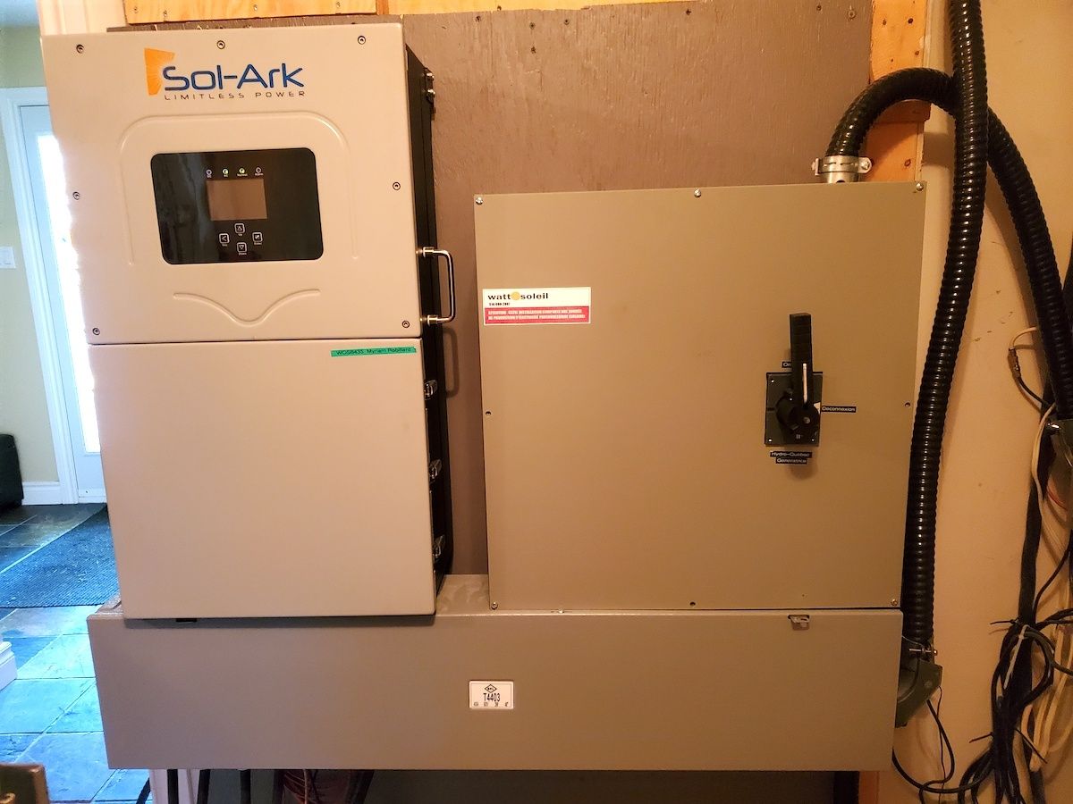 Mécanique du bâtiment d'un projet de Panneaux solaires photovoltaïques près de Montréal/Laval/Longueuil (Grand Montréal) de Alternative Solaire inc.