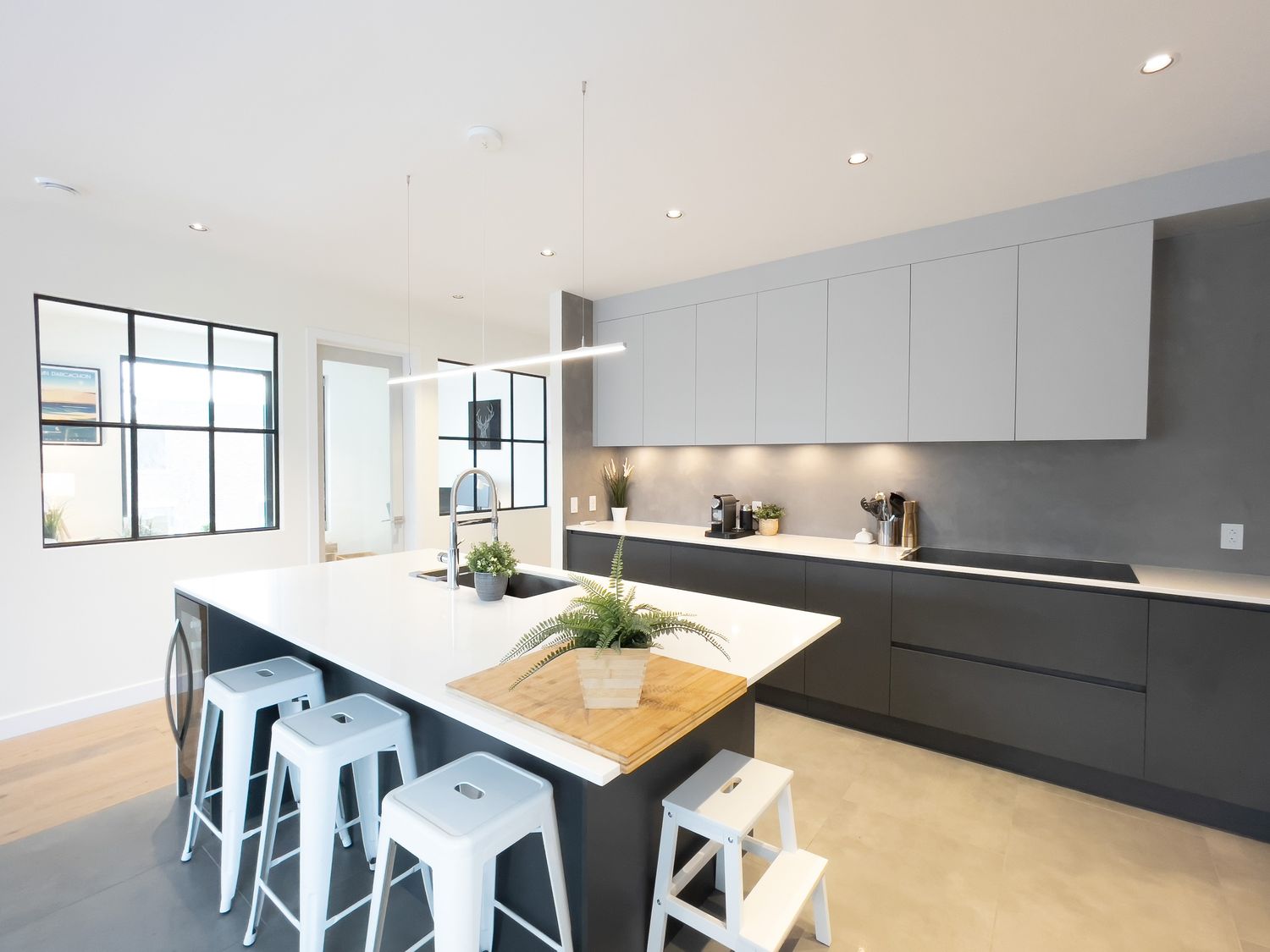 Cuisine d'un projet de Condos et logements près de Montréal/Laval/Longueuil (Grand Montréal) de Zaraté Lavigne Architectes