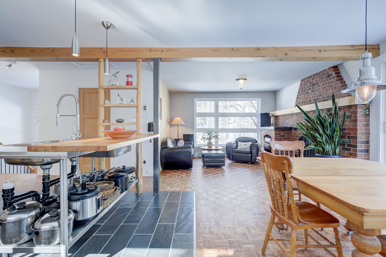 Salle familiale d'un projet de Maisons unifamiliales près de Sherbrooke (Estrie) de Claire Derome • courtière en immobilier résidentiel