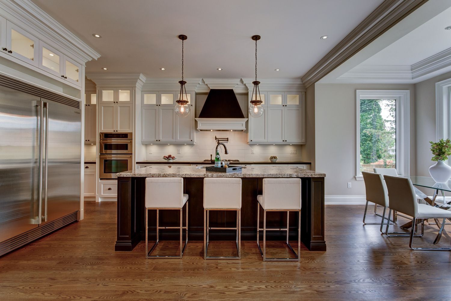 Cuisine d'un projet de Maisons unifamiliales près de Toronto (Grand Toronto) de Avvio Fine Homes