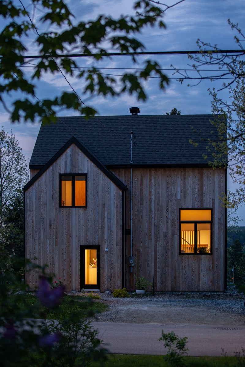 Façade avant d'un projet de Maisons unifamiliales près de Sherbrooke (Estrie) de UrbanÉco Construction