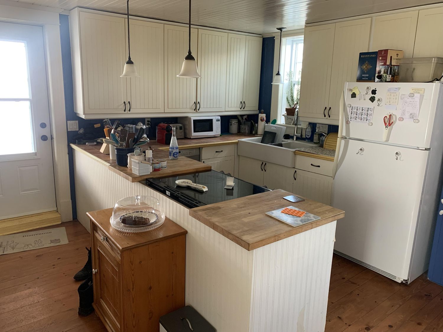 Kitchen from a Single family homes project near Saint-Jean-sur-Richelieu (Montérégie) by Les Entreprises EO Inc.