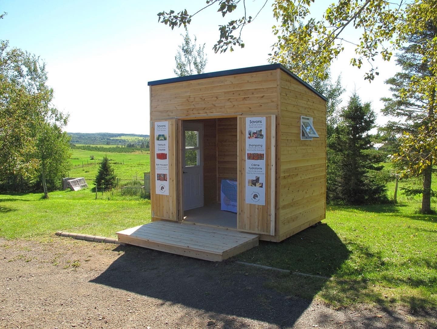 Construcción de exteriores de casas de un proyecto de tipo Mini casas cerca de Rimouski (Bas-Saint-Laurent) por CAMM Construction