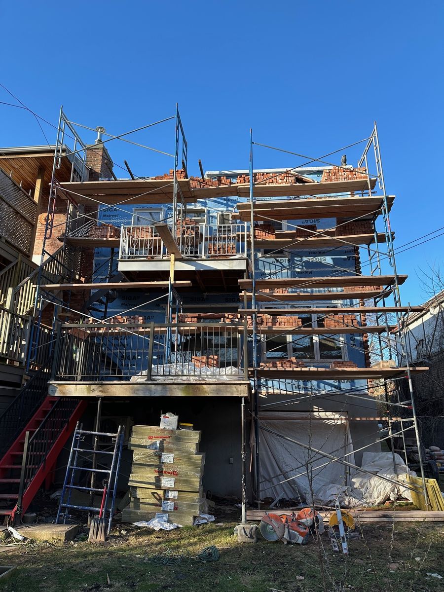 Travaux - Extérieur d'un projet de Maisons unifamiliales près de Montréal/Laval/Longueuil (Grand Montréal) de Retrofit Construction