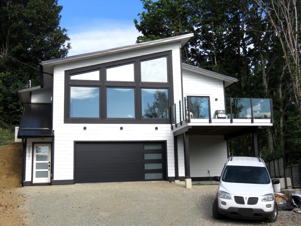 House Exterior from a Prefab and Modular Houses project near Vancouver (Greater Vancouver) by Pacific Building Systems