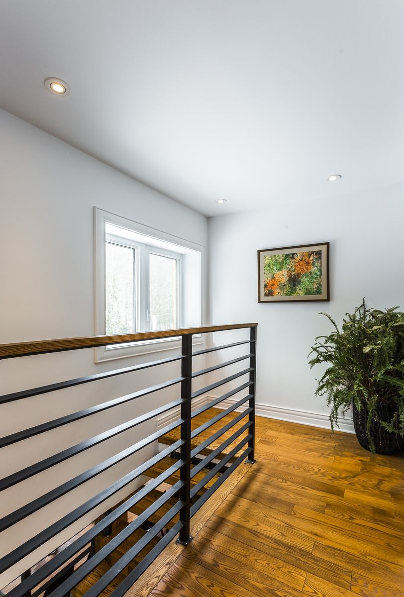 Hall from a Home extensions project near Saint-Jerome (Laurentides) by Mara Design