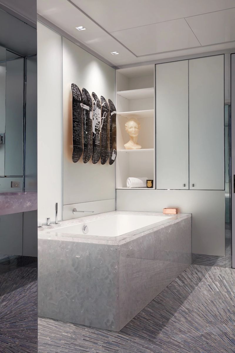 Baño completo de un proyecto de tipo Pisos cerca de Vancouver (Gran Vancouver) por adanac Floor Covering Inc.