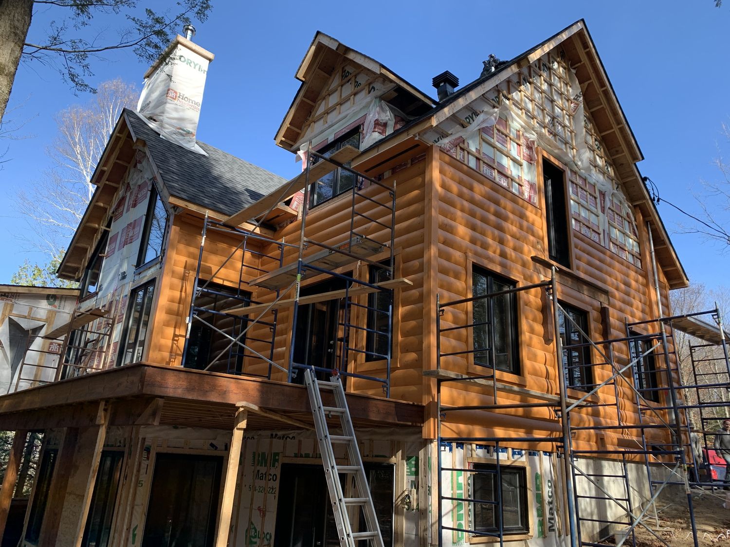 Travaux - Extérieur d'un projet de Condos et logements près de Montréal/Laval/Longueuil (Grand Montréal) de construction F Gagné et fils inc