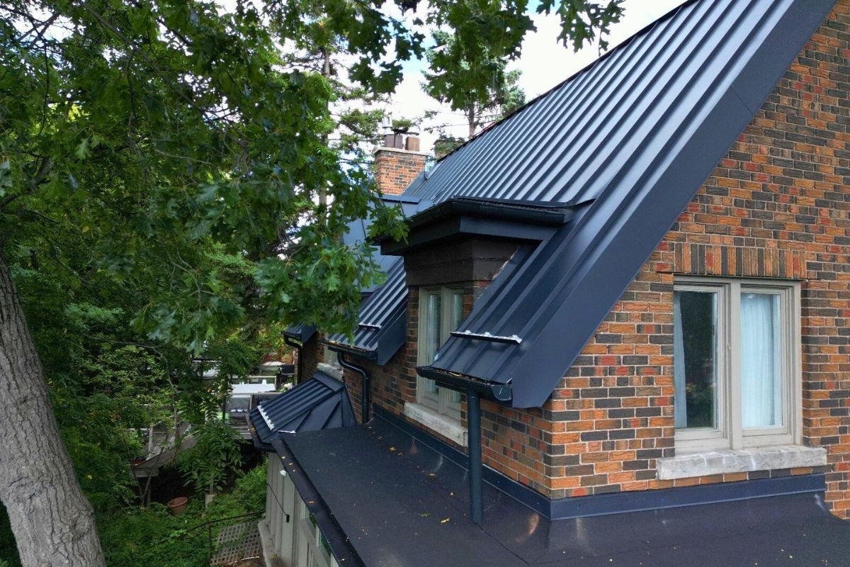  de un proyecto de tipo Techos cerca de Toronto (Área metropolitana de Toronto) por Monarchy Roofing