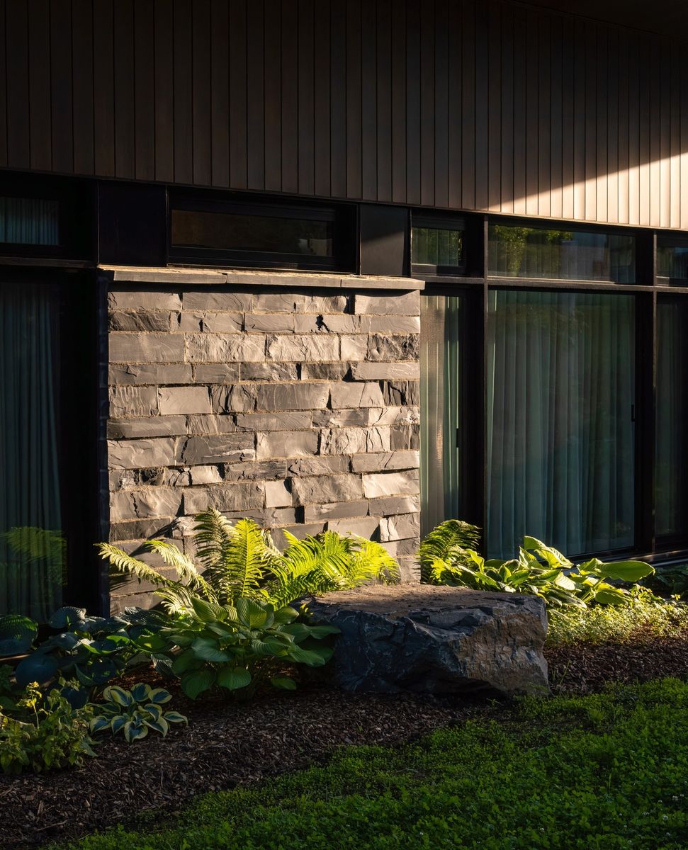  de un proyecto de tipo Viviendas unifamiliares cerca de Montreal (Gran Montreal) por Studio MMA Architects