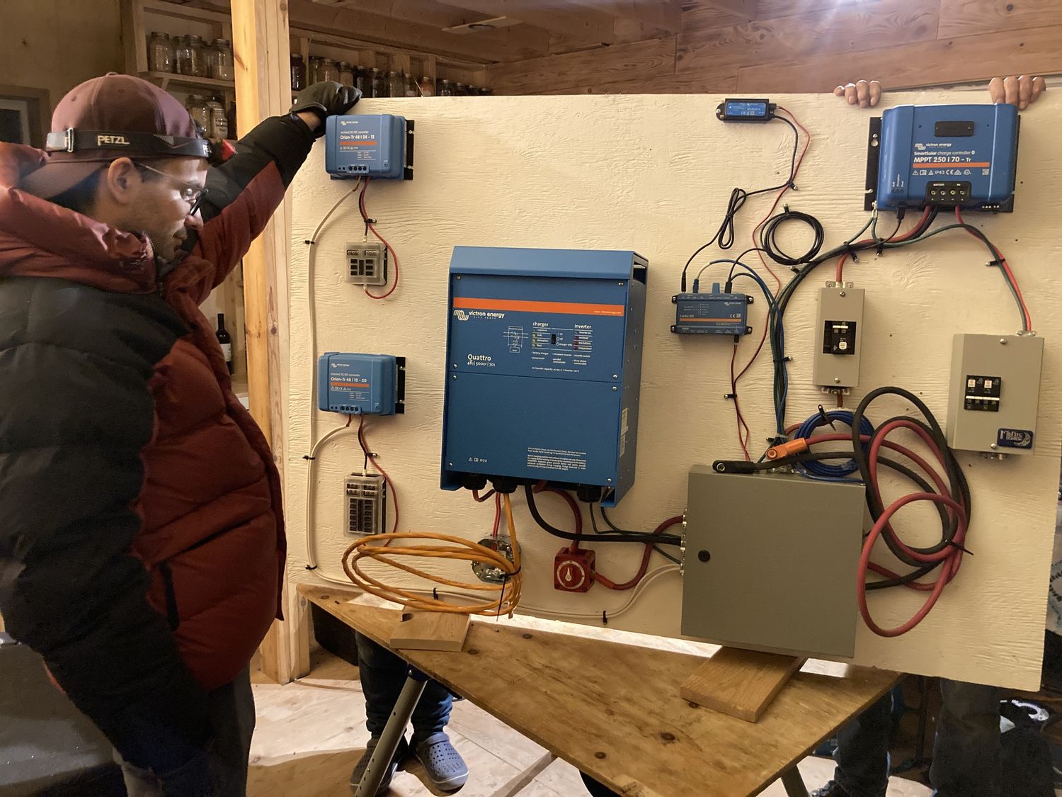 Mécanique du bâtiment d'un projet de Systèmes autonomes photovoltaïques près de Montréal/Laval/Longueuil (Grand Montréal) de Alternative Solaire inc.