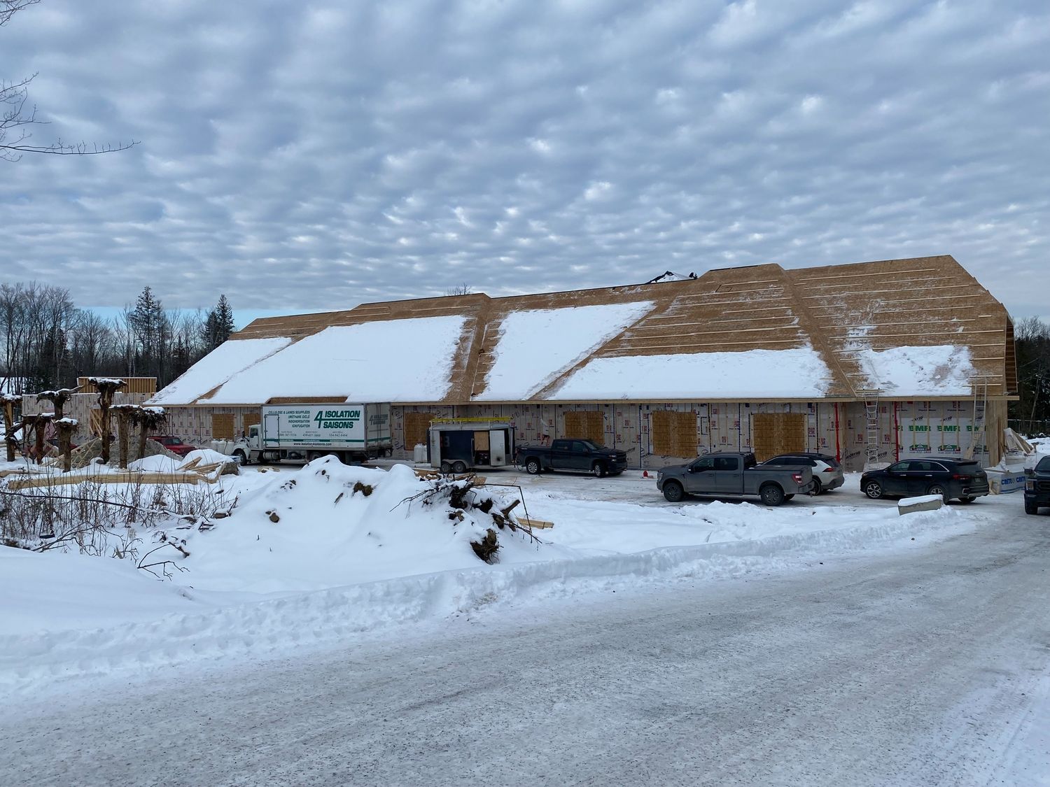 Travaux - Extérieur d'un projet de Structure du batîment près de Saint-Jérôme/Blainville (Laurentides) de Construction 2B