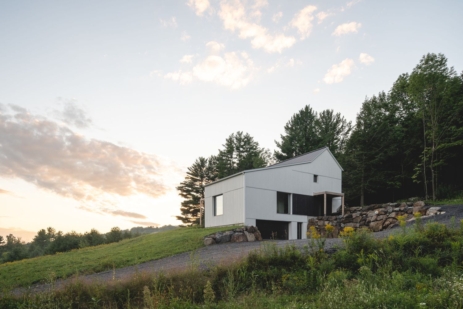Façade avant d'un projet de Maisons unifamiliales près de Granby/Bromont/Cowansville (Estrie) de Construction Rocket