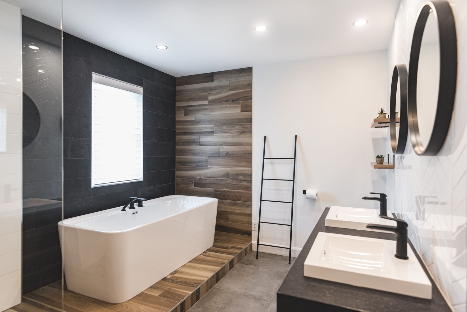 Baño completo de un proyecto de tipo Diseño de interiores y distribución cerca de Ciudad de Quebec - Lévis por Claudia Bérubé Designer