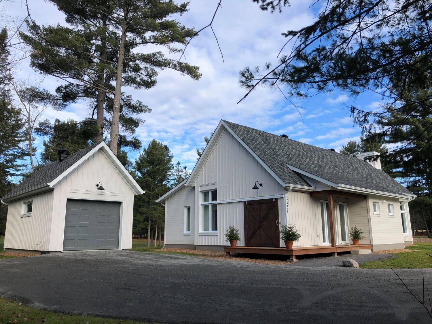 House Exterior from a Real Estate Developments project near Saint-Jerome (Laurentides) by Tessar constructions