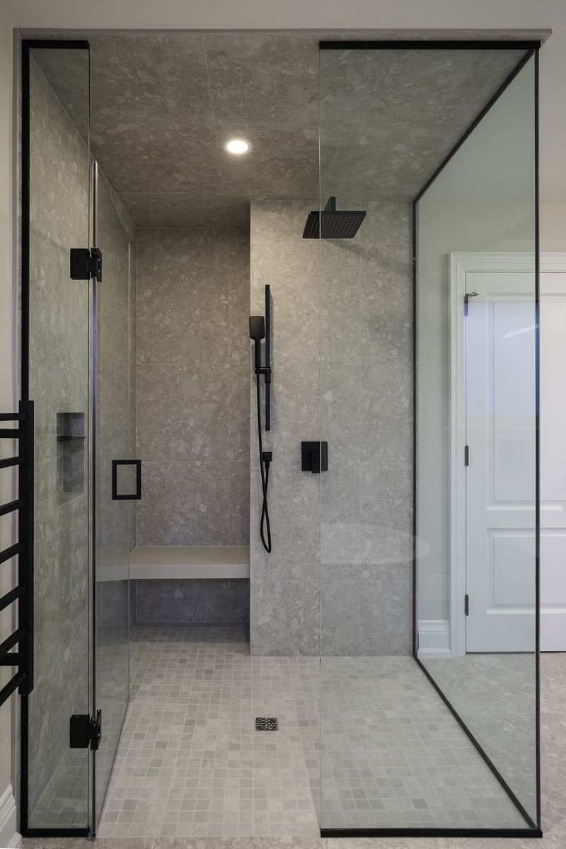 Salle de bain d'un projet de Maisons unifamiliales près de Toronto (Grand Toronto) de Avvio Fine Homes