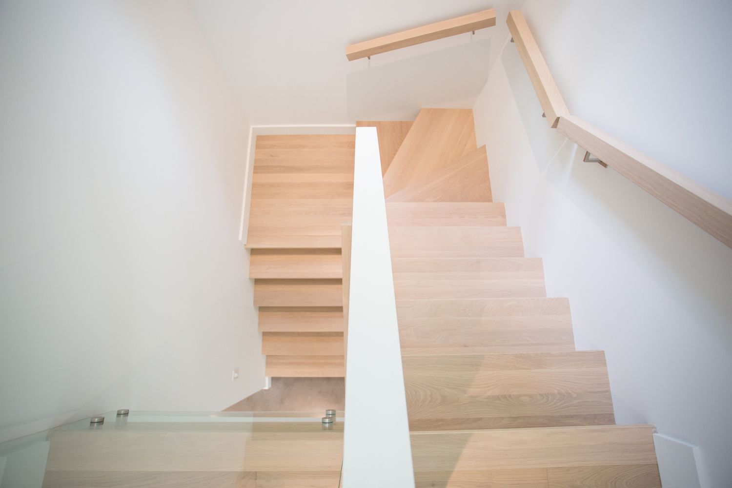 Staircase from a Single family homes project near Sherbrooke (Estrie) by UrbanEco Construction