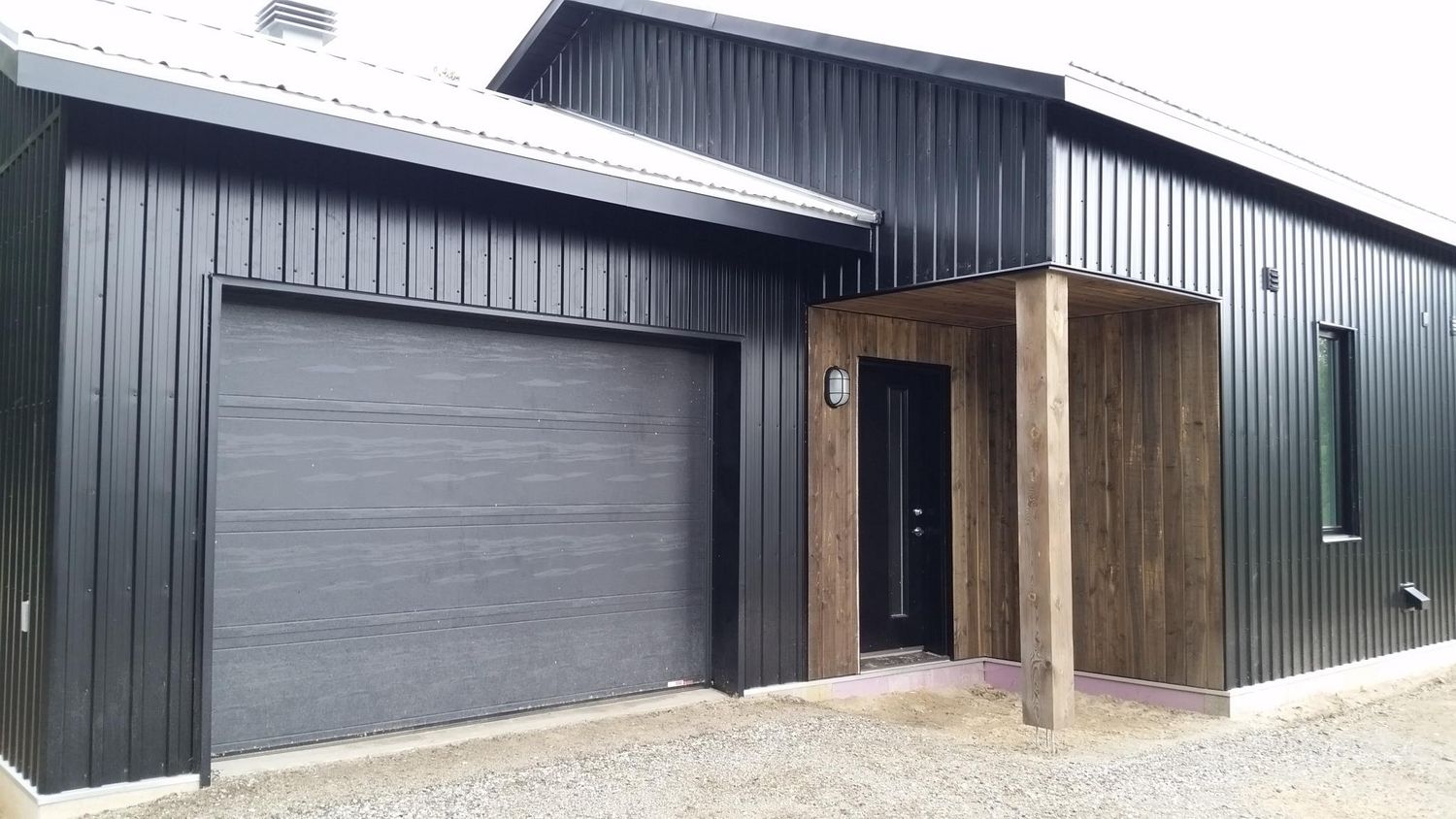 Fachada frontal de un proyecto de tipo Viviendas unifamiliares cerca de Drummondville (Centre-du-Québec) por McClure Construction