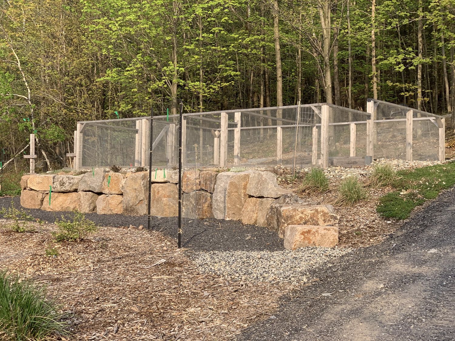 Travaux - Aménagement paysager d'un projet de Murets de pierres décoratives près de Granby/Bromont/Cowansville (Estrie) de Les Créations Pierre Langlois