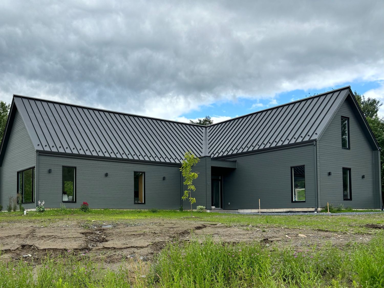 Cour arrière d'un projet de Maisons unifamiliales près de Granby/Bromont/Cowansville (Estrie) de Landriault construction