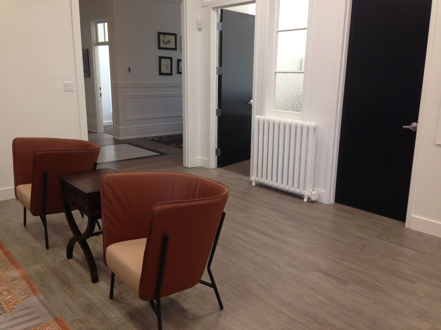 Pasillo interior de un proyecto de tipo Reemplazo de un sistema de calefacción de combustible (o calentador) de petróleo cerca de Montreal (Gran Montreal) por ECORAD INC