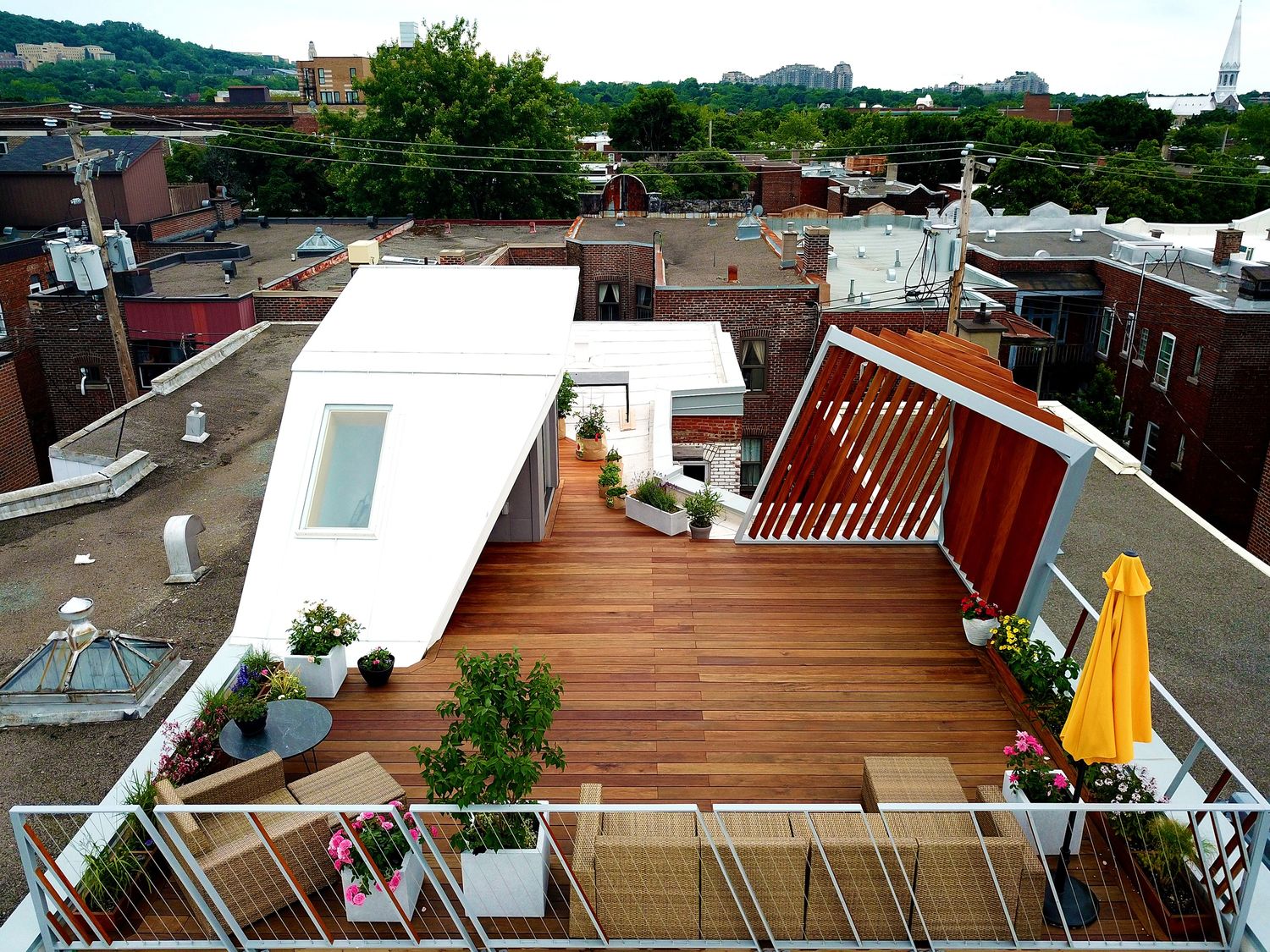 Rooftop Terrace from a Roof decks and Mezzanines project near Montreal (Greater Montreal) by Studio MMA Architects